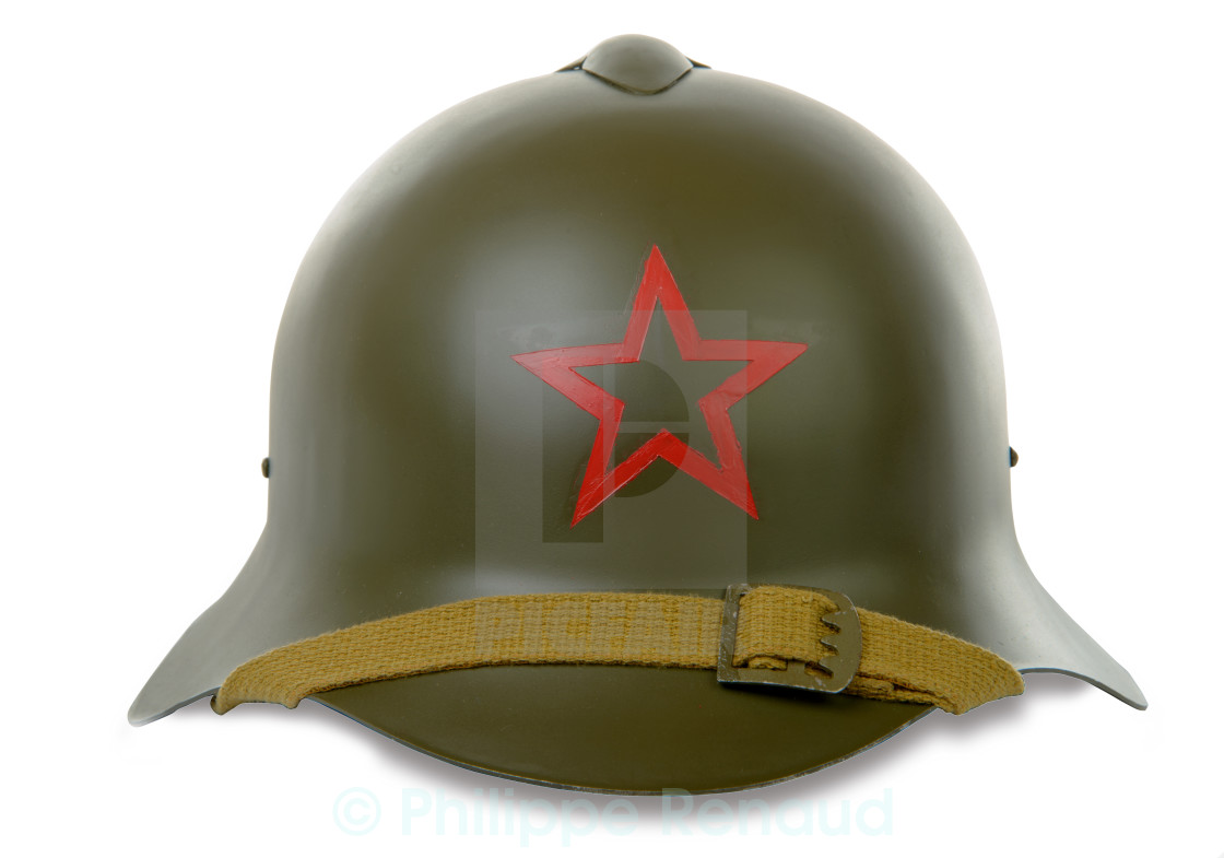Каска советского солдата со звездой